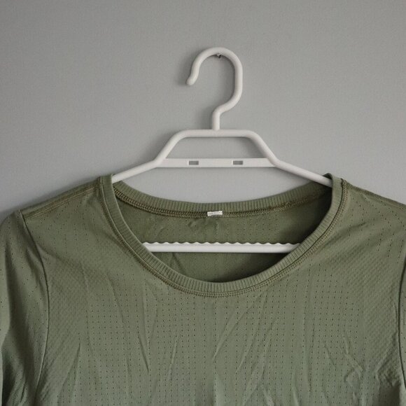 Women's Sz M Green Activewear Crewneck Stretch Long Sleeve‎ T-Shirt Top - Picture 4 of 10